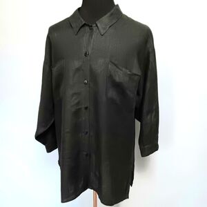 Vintage French linen button-up shirt. Claude Bathelemy Paris. Size 38